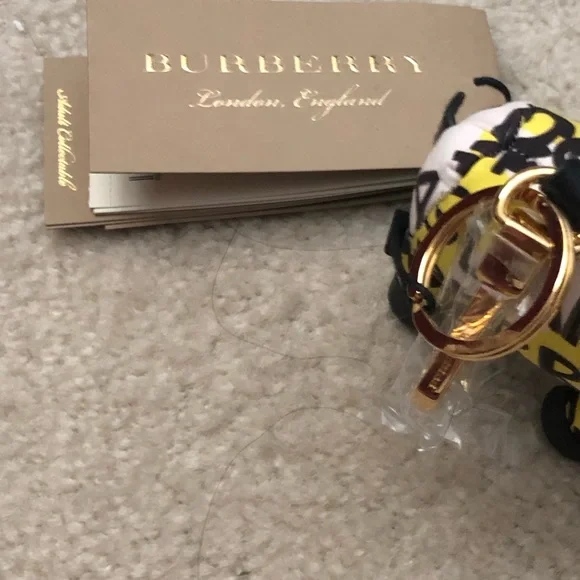 🎁Authentic new with tag Burberry Graffiti charm . - Picture 4 of 9